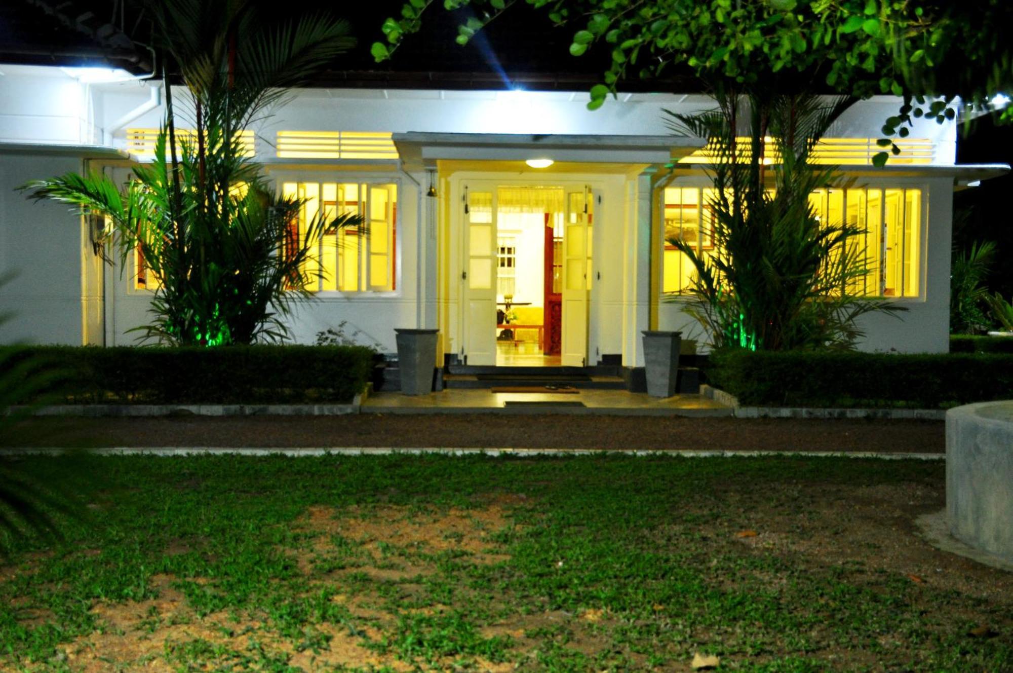 Hotel VHB Bentota Induruwa Exterior foto
